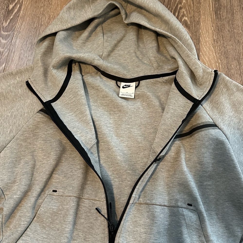 Nike Tech Fleece Set - Picture 5 of 15